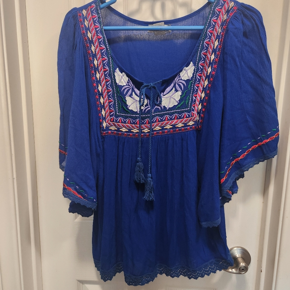World Market rayon embroiderd top very cute! Run's small/Jr. sizing.
